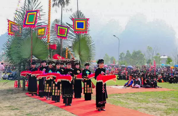 Lễ hội Lồng tồng