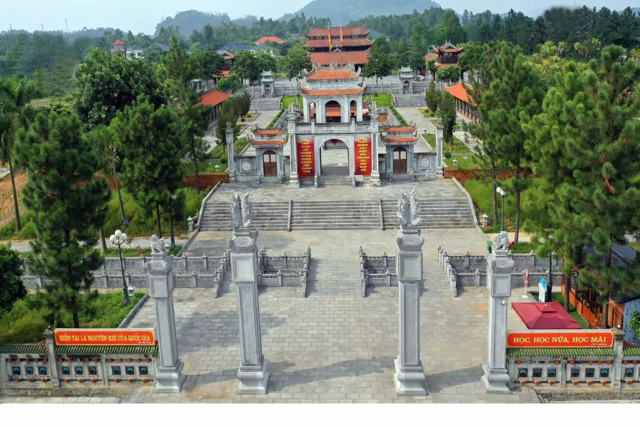 Về Phú Thọ, ghé thăm Văn Miếu nơi biểu trưng cho tinh thần trọng học, trọng nhân tài